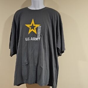 U.S. Army Short-Sleeve Graphic Tee in Black with Yellow Star